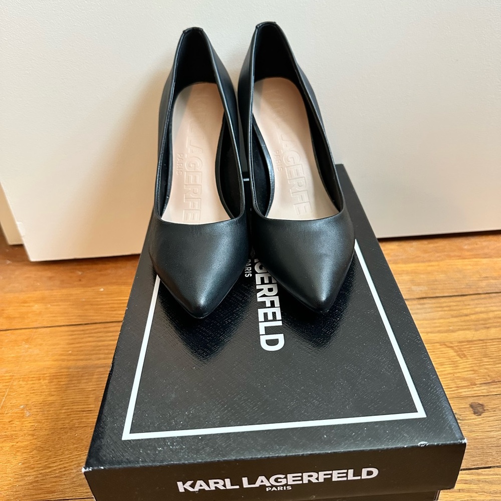 Karl Lagerfeld Paris Gloria Black Leather Pumps – Size 5.5 – NIB